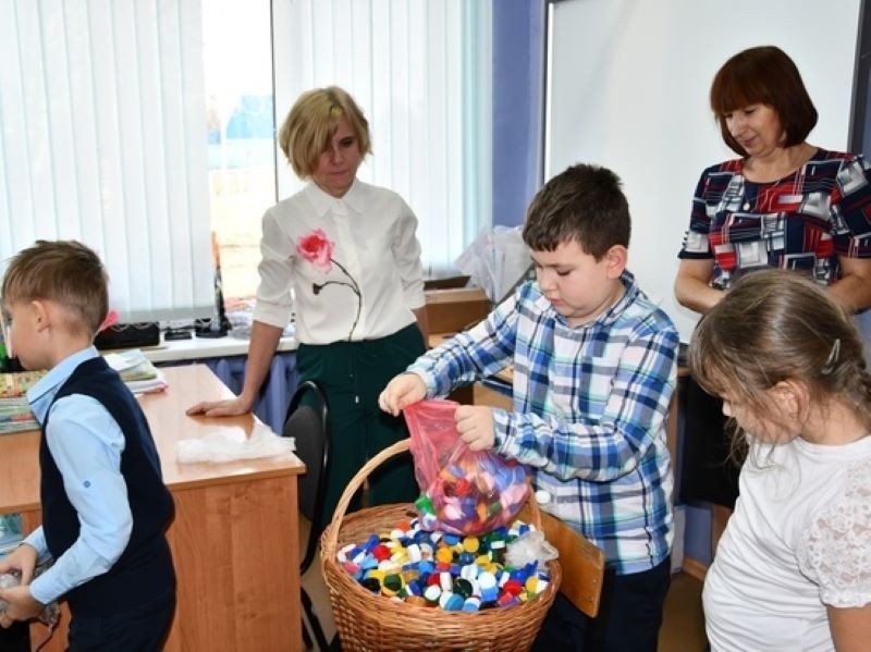 Учащиеся Андреапольского района активно собирают крышечки Учащиеся Андреапольского района активно собирают крышечки
