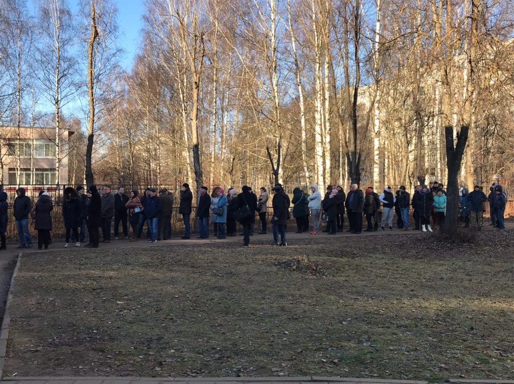 Два дня на холоде: тверские водители зря стояли за медсправками