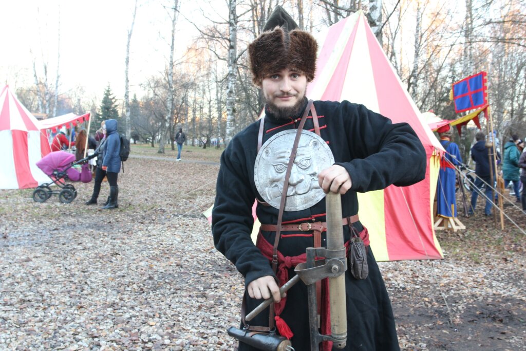 Гости Фестиваля реконструкции в Твери смогут записаться в рекруты и принять участие в сражении Гости Фестиваля реконструкции в Твери смогут записаться в рекруты и принять участие в сражении