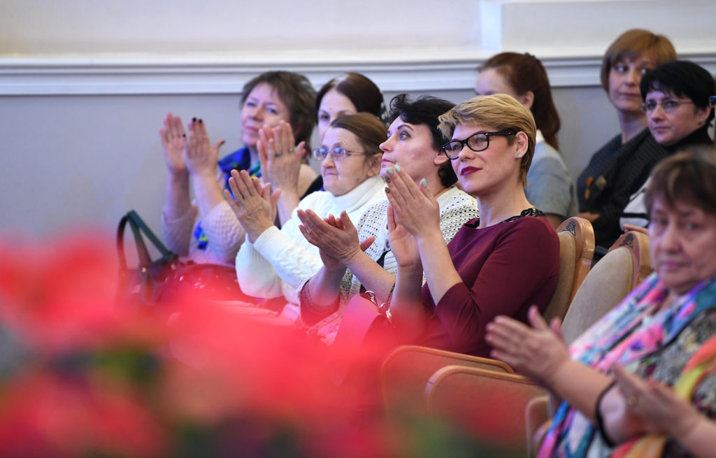Многодетные мамы Тверской области получили награды Многодетные мамы Тверской области получили награды