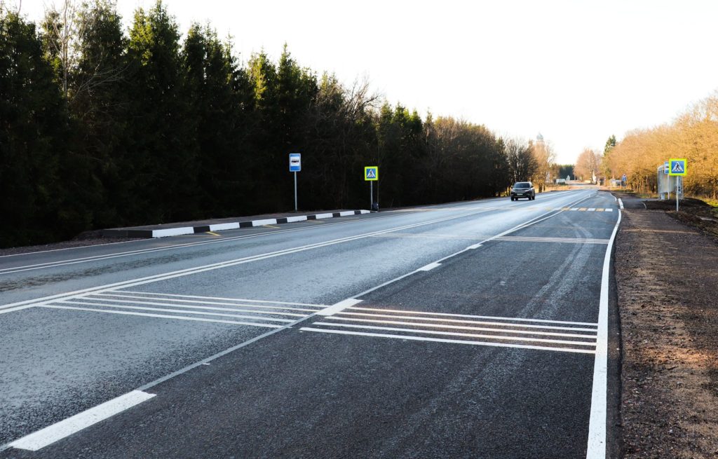 На трассе Торжок-Осташков отремонтировали 25-километровый участок