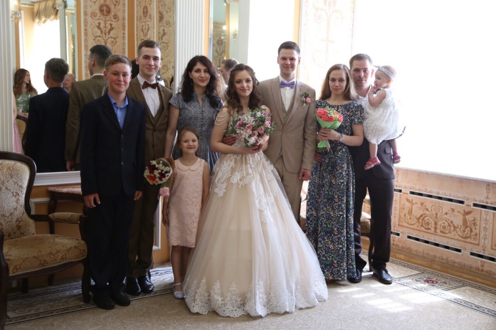 Слава не в медалях, а в детях: Тверская область отмечает День матери