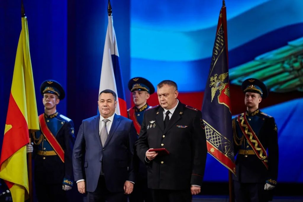 Губернатор Игорь Руденя вручил награды сотрудникам полиции