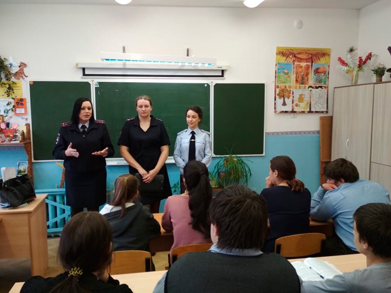 Полицейские рассказали школьникам в Калининском районе, что такое хорошо и что такое плохо Полицейские рассказали школьникам в Калининском районе, что такое хорошо и что такое плохо