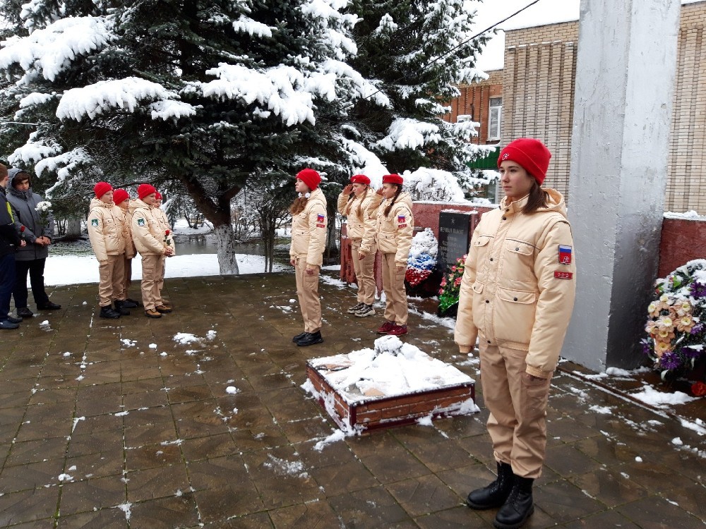 В Кесовой Горе прошёл парад «Вперед, к Победе!» В Кесовой Горе прошёл парад «Вперед, к Победе!»