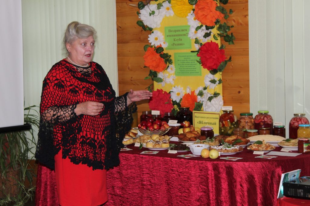 В Сандовском районе серебряные волонтеры делятся рецептами, сдают ГТО и вальсируют В Сандовском районе серебряные волонтеры делятся рецептами, сдают ГТО и вальсируют