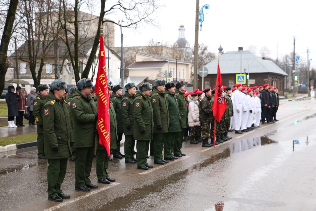 В Торопце прошла патриотическая акция «Вперед, к победе!»