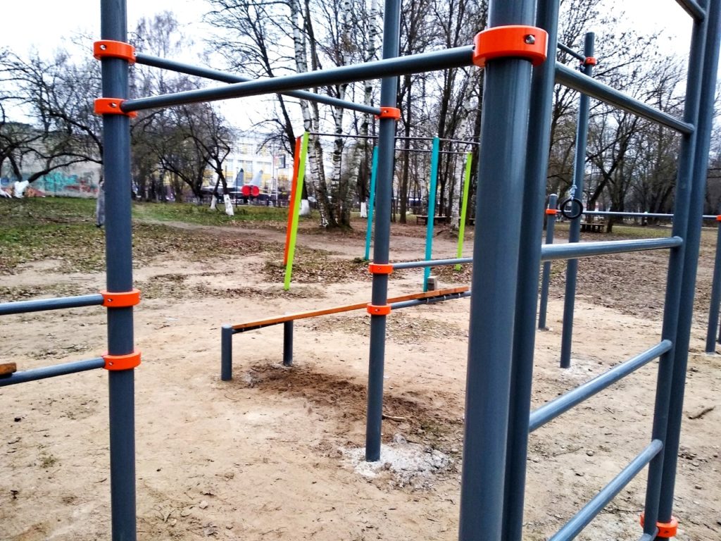 В Твери в парке Победы установили новую спортивную площадку
