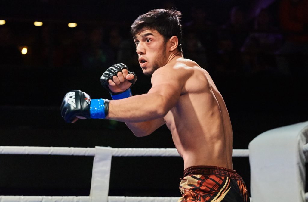 В Твери бойцы из разных стран бились за титулы