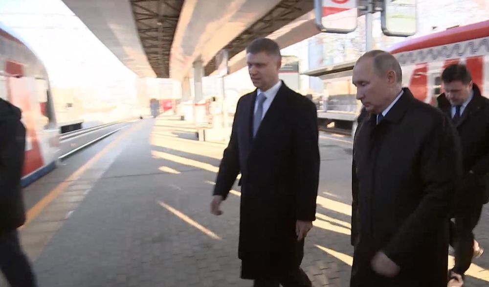 Владимир Путин прокатился на тверском поезде