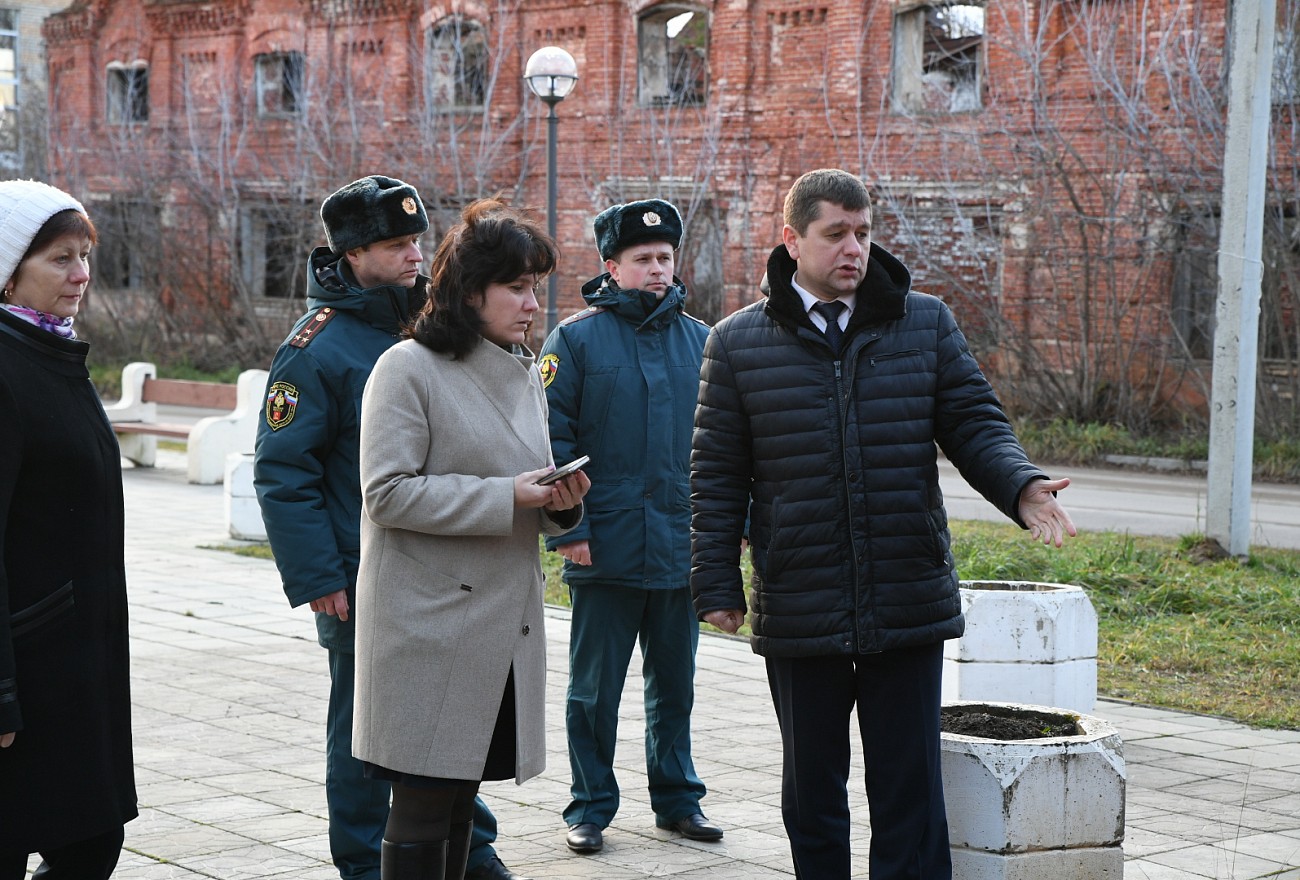 Гостиный двор в Кимрах будет обследовать специальная комиссия Гостиный двор в Кимрах будет обследовать специальная комиссия
