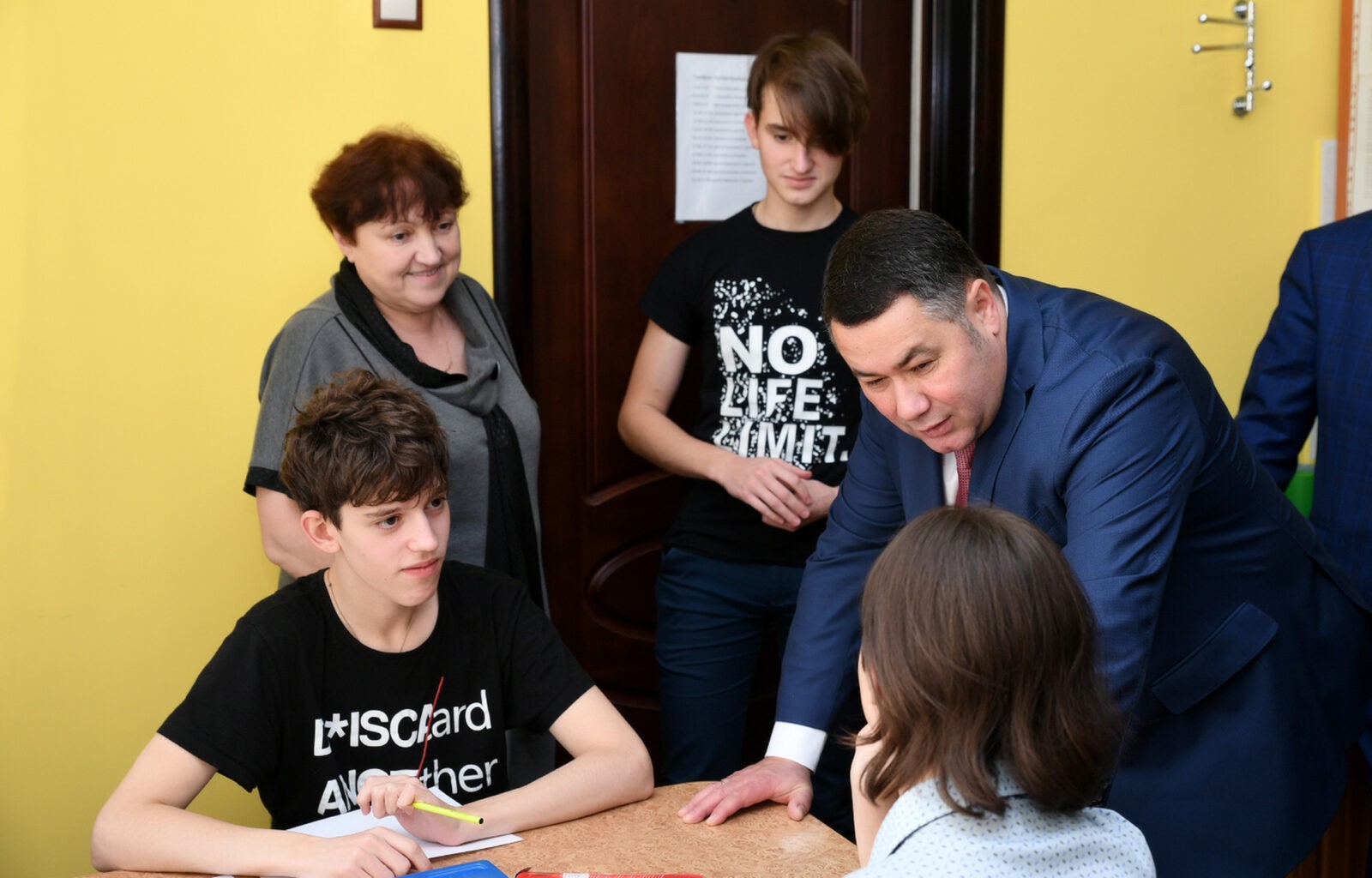 Игорь Руденя пообщался с воспитанниками социально-реабилитационного центра