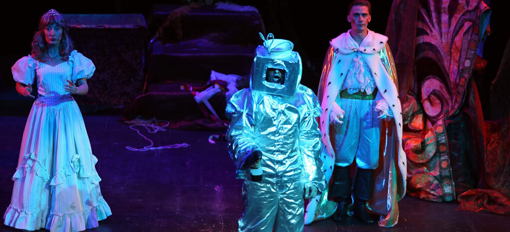 Тверская филармония представит спектакль о забытых игрушках Тверская филармония представит спектакль о забытых игрушках