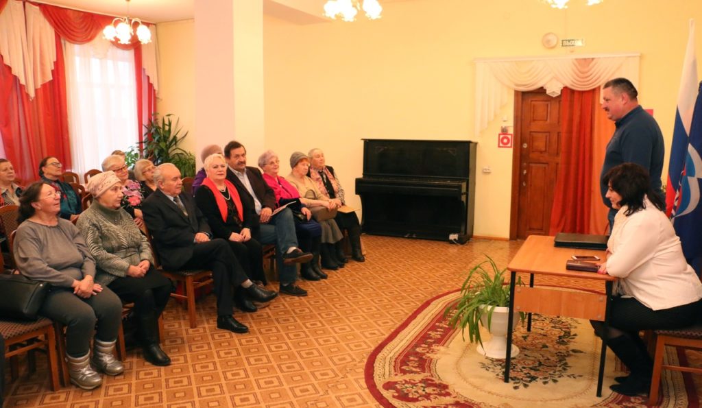 Жители Торопецкого района пообщались с депутатами Законодательного собрания Жители Торопецкого района пообщались с депутатами Законодательного собрания