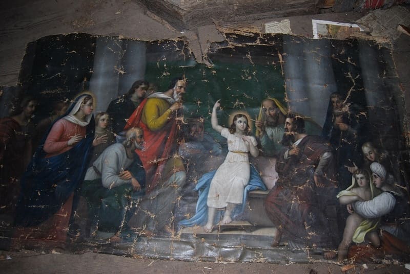 В Тверской области в заброшенном доме нашли старинный холст