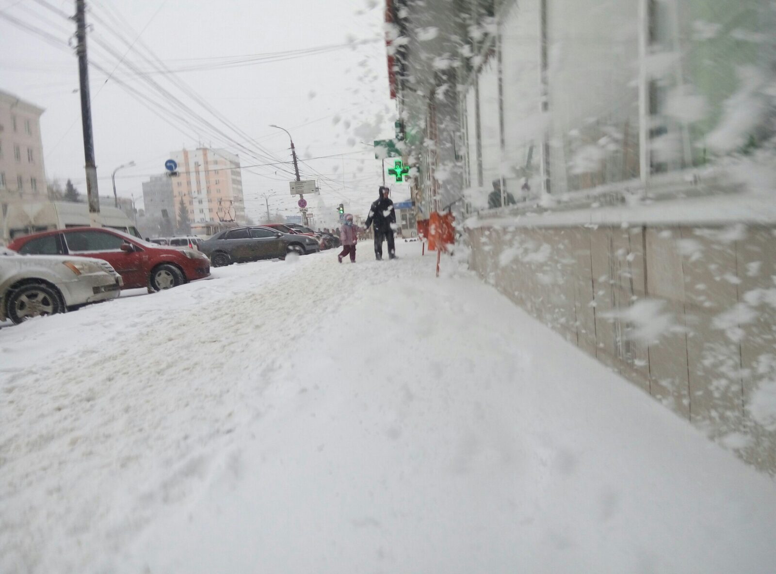 Обещанный синоптиками снегопад начался в Твери