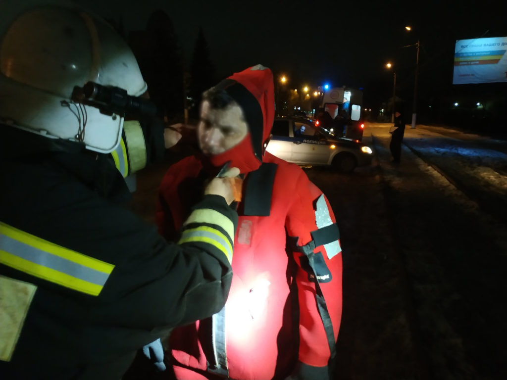 Тонущего мужчину спасли сегодня ночью в Твери Тонущего мужчину спасли сегодня ночью в Твери