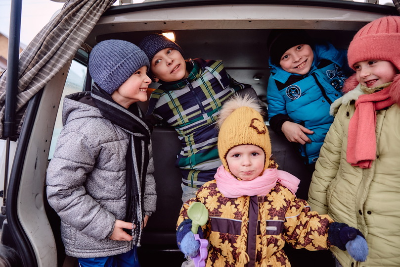 "Тойота" для Молчановых: в Тверской области многодетным помогут с покупкой автомобиля