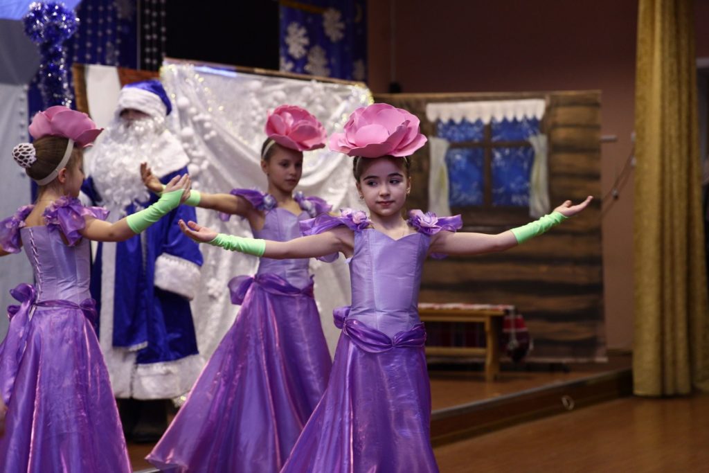 Ученики Тверской епархиальной школы представили рождественский спектакль