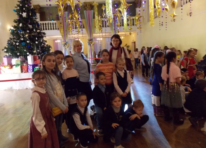 В Твери «Полицейский Дед Мороз» продолжает дарить подарки