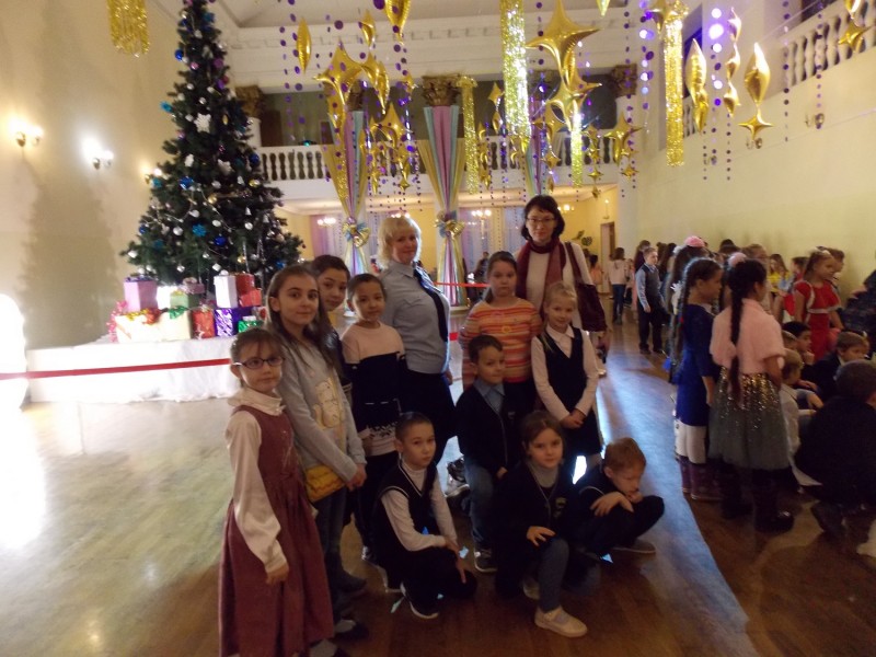 В Тверской области «Полицейский Дед Мороз» поздравил многодетные семьи