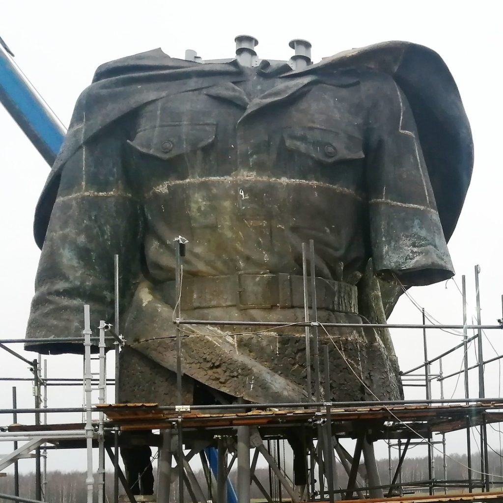 Скульптор Ржевского мемориала поделился фото создания колоссального монумента 