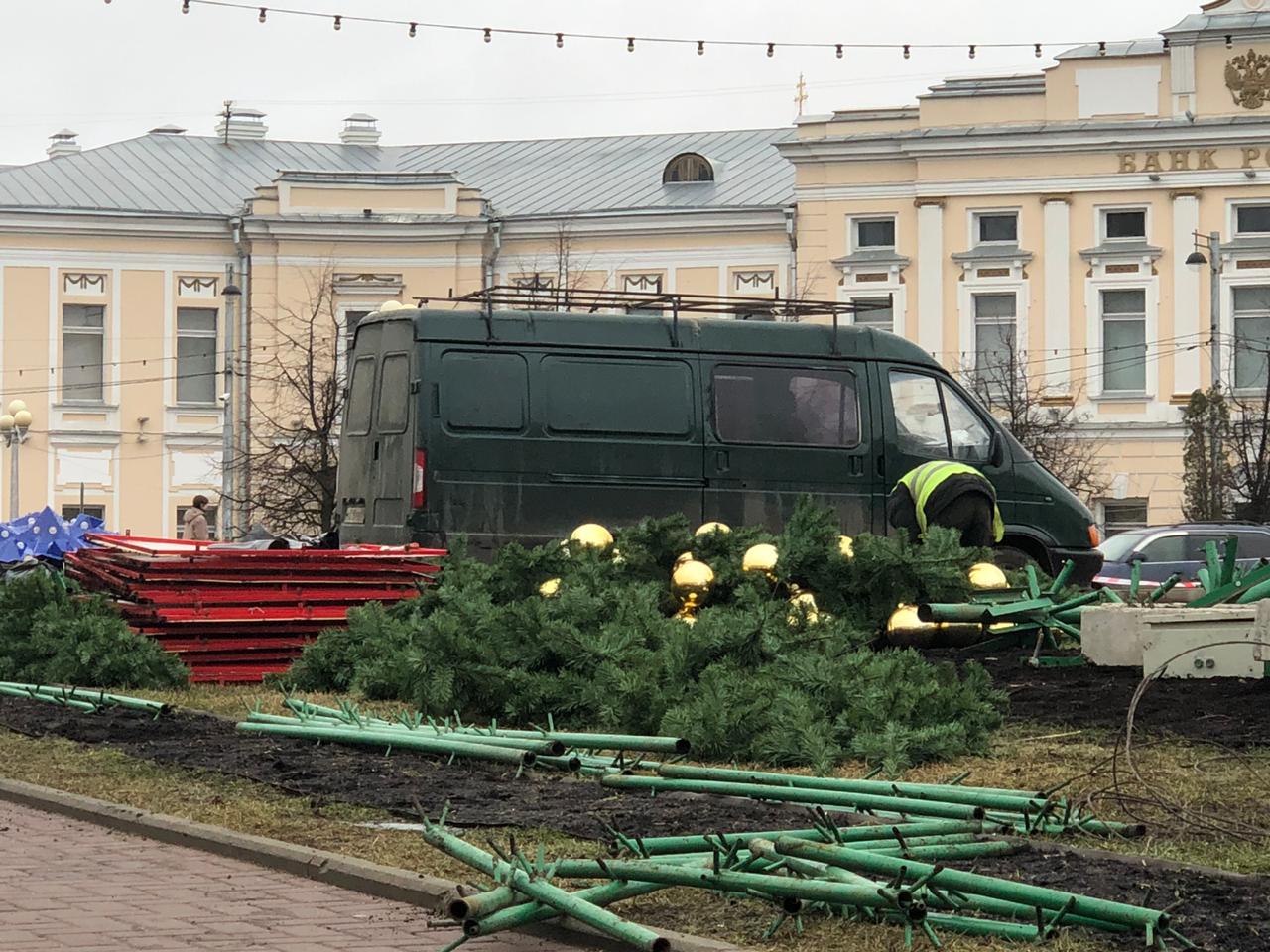 Новогоднее настроение покидает Тверь