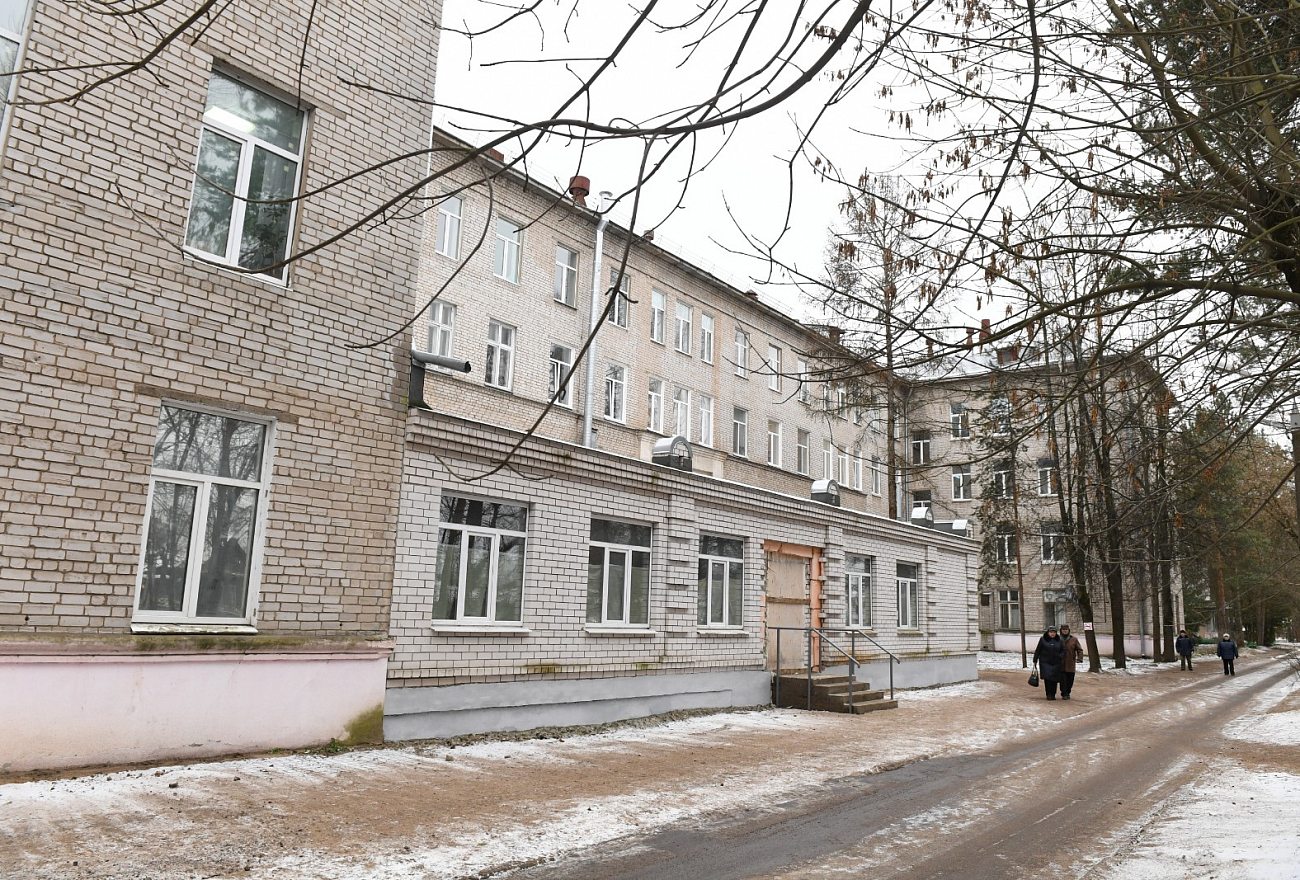 Отделение нейрохирургии больницы скорой помощи в Твери возобновило работу после капремонта Отделение нейрохирургии больницы скорой помощи в Твери возобновило работу после капремонта