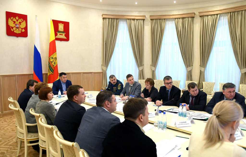 Игорь Руденя провёл совещание по восстановительным работам в доме, где произошёл хлопок бытового газа Игорь Руденя провёл совещание по восстановительным работам в доме, где произошёл хлопок бытового газа