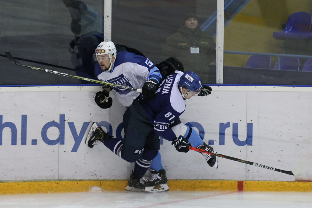 Тверские динамовцы уступили «Рязани» по буллитам со счетом 3:2 Тверские динамовцы уступили «Рязани» по буллитам со счетом 3:2