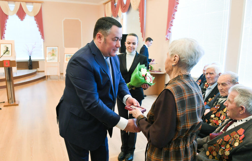 Ржевским ветеранам вручили юбилейные медали «75 лет Победы»