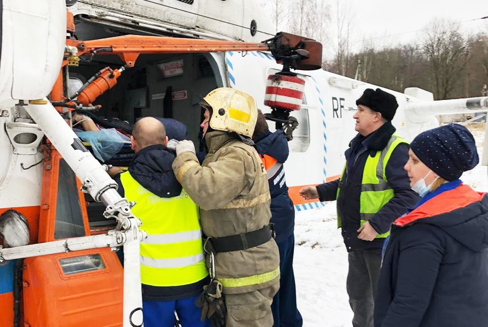 Тяжелобольную женщину экстренно доставили на вертолёте в Тверь Тяжелобольную женщину экстренно доставили на вертолёте в Тверь