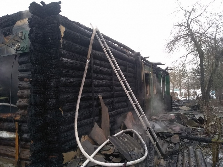 В Тверской области мужчина спас из пожара мать, но погиб сам В Тверской области мужчина спас из пожара мать, но погиб сам