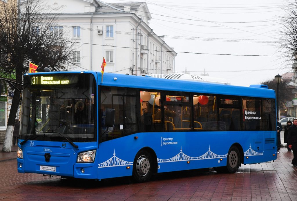 По маршруту «Мамулино - Сахарово» в Твери курсирует бесплатный новогодний автобус