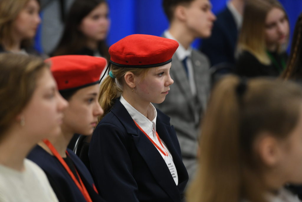 Игорь Руденя провел пресс-конференцию с юными журналистами Верхневолжья