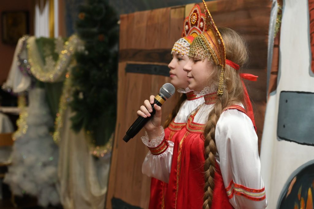 Ученики Тверской епархиальной школы представили рождественский спектакль