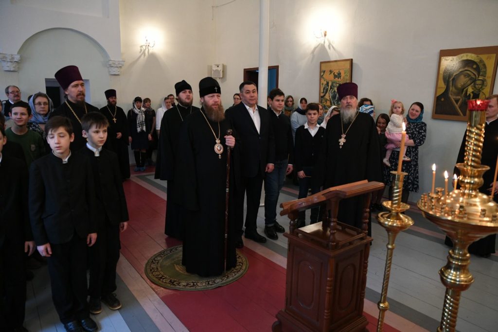 Ученики Тверской епархиальной школы представили рождественский спектакль