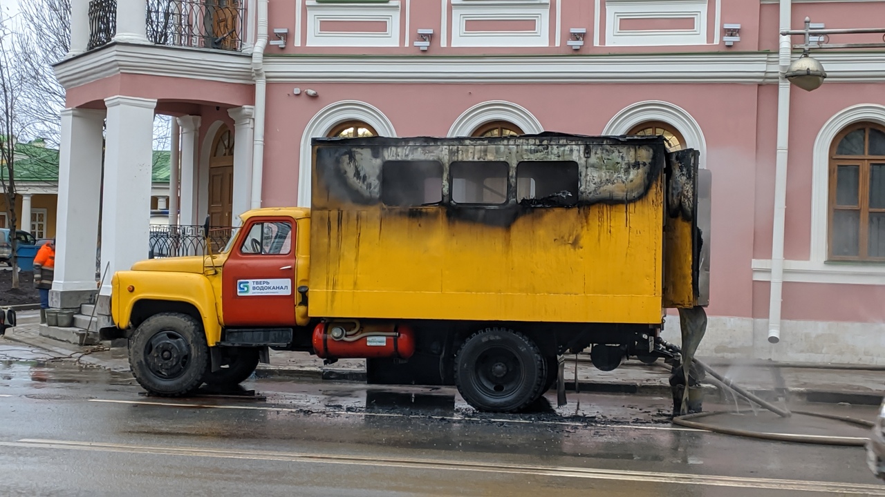 В Твери горела машина "Водоконала" ВИДЕО
