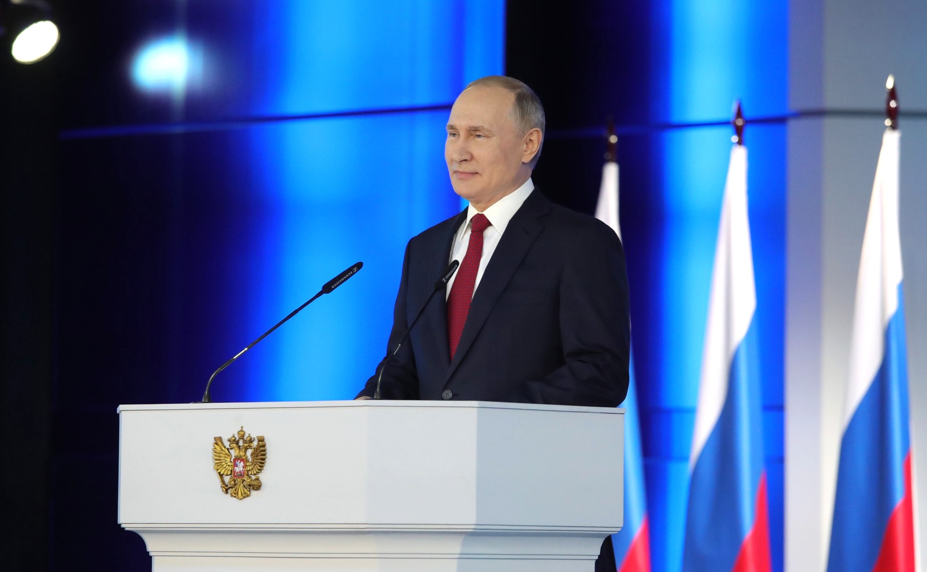 Главные тезисы послания Владимира Путина к Федеральному Собранию Главные тезисы послания Владимира Путина к Федеральному Собранию