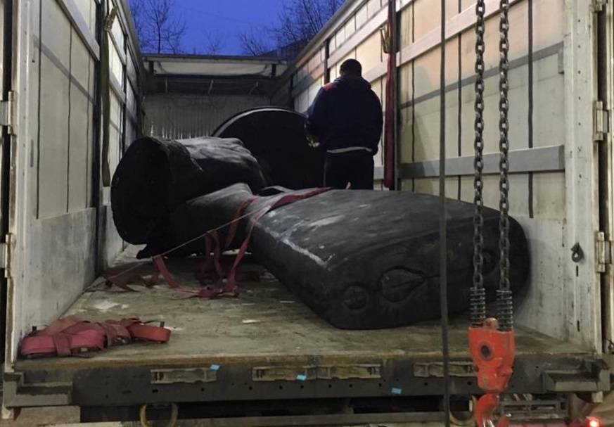 В Тверскую область привезли  девятиметровый ППШ для Ржевского мемориала