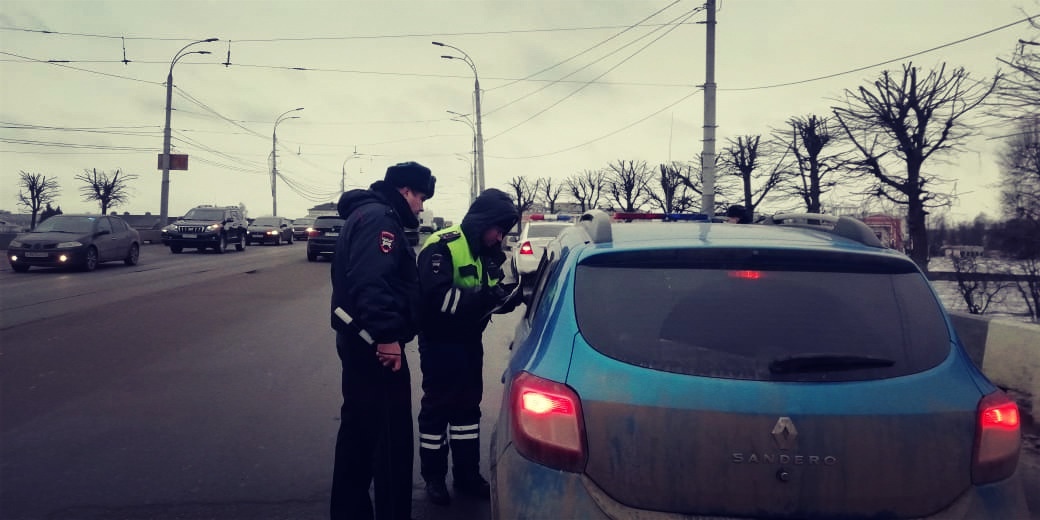 В Твери ловили водителе без детских кресел