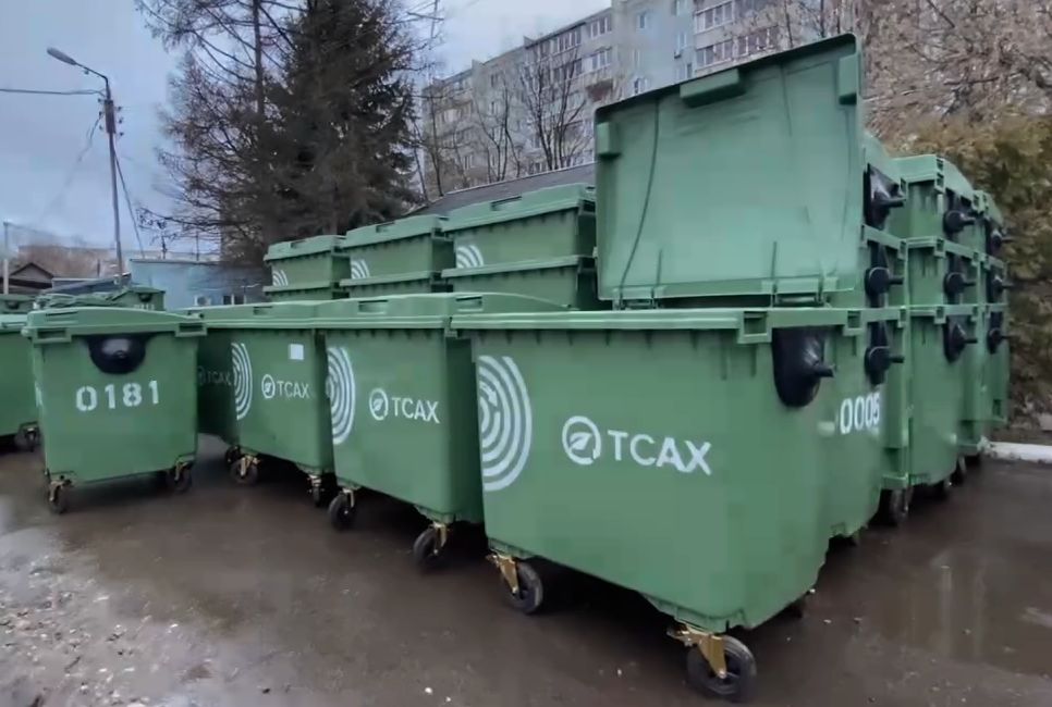 В Конаковском районе установили новые евроконтейнеры для сбора мусора В Конаковском районе установили новые евроконтейнеры для сбора мусора