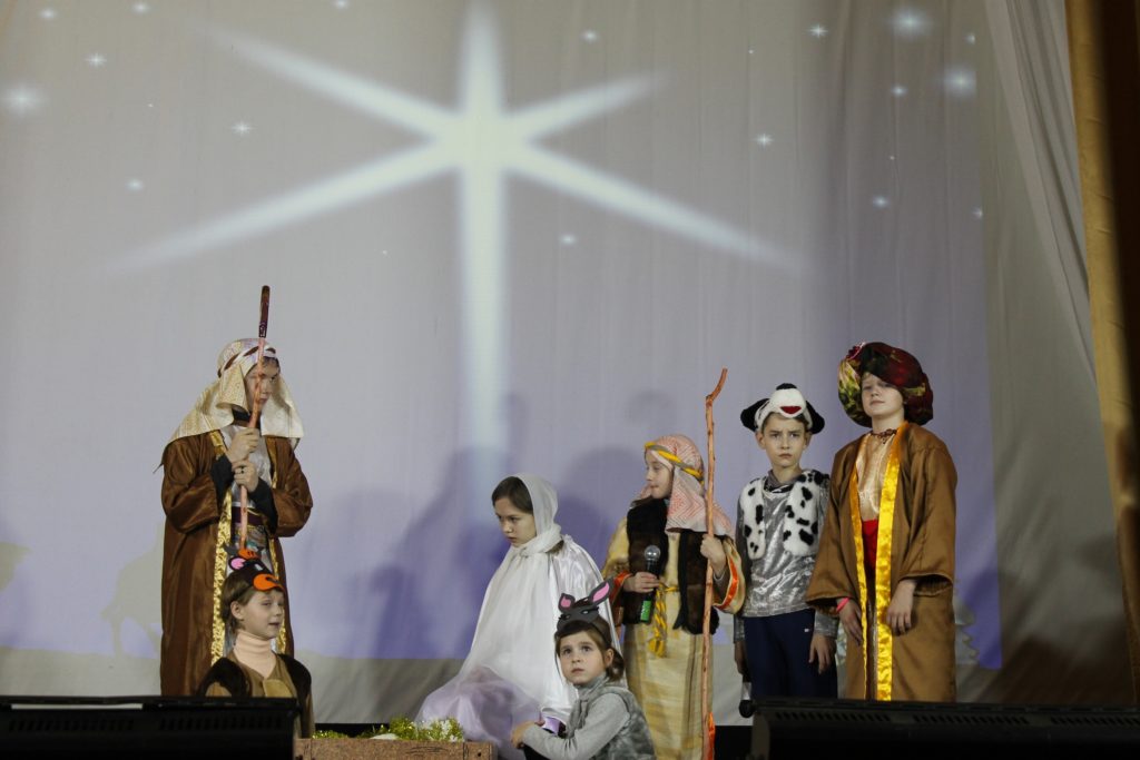 В Жарковском районе дети поставили на сцене спектакль про Рождество Христово В Жарковском районе дети поставили на сцене спектакль про Рождество Христово