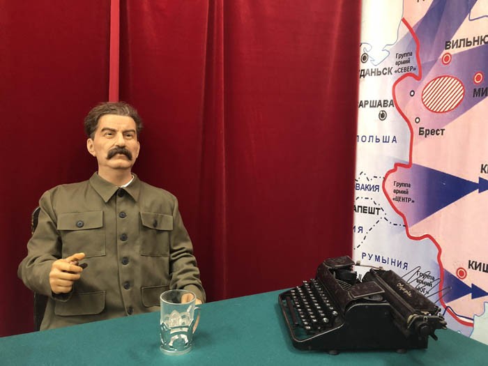 В Твери можно увидеть Ленина, Сталина и Джека Воробья В Твери можно увидеть Ленина, Сталина и Джека Воробья
