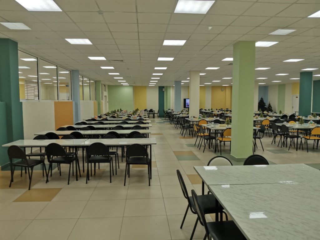 Тверские школы начали принимать заявления на зачисление в первый класс