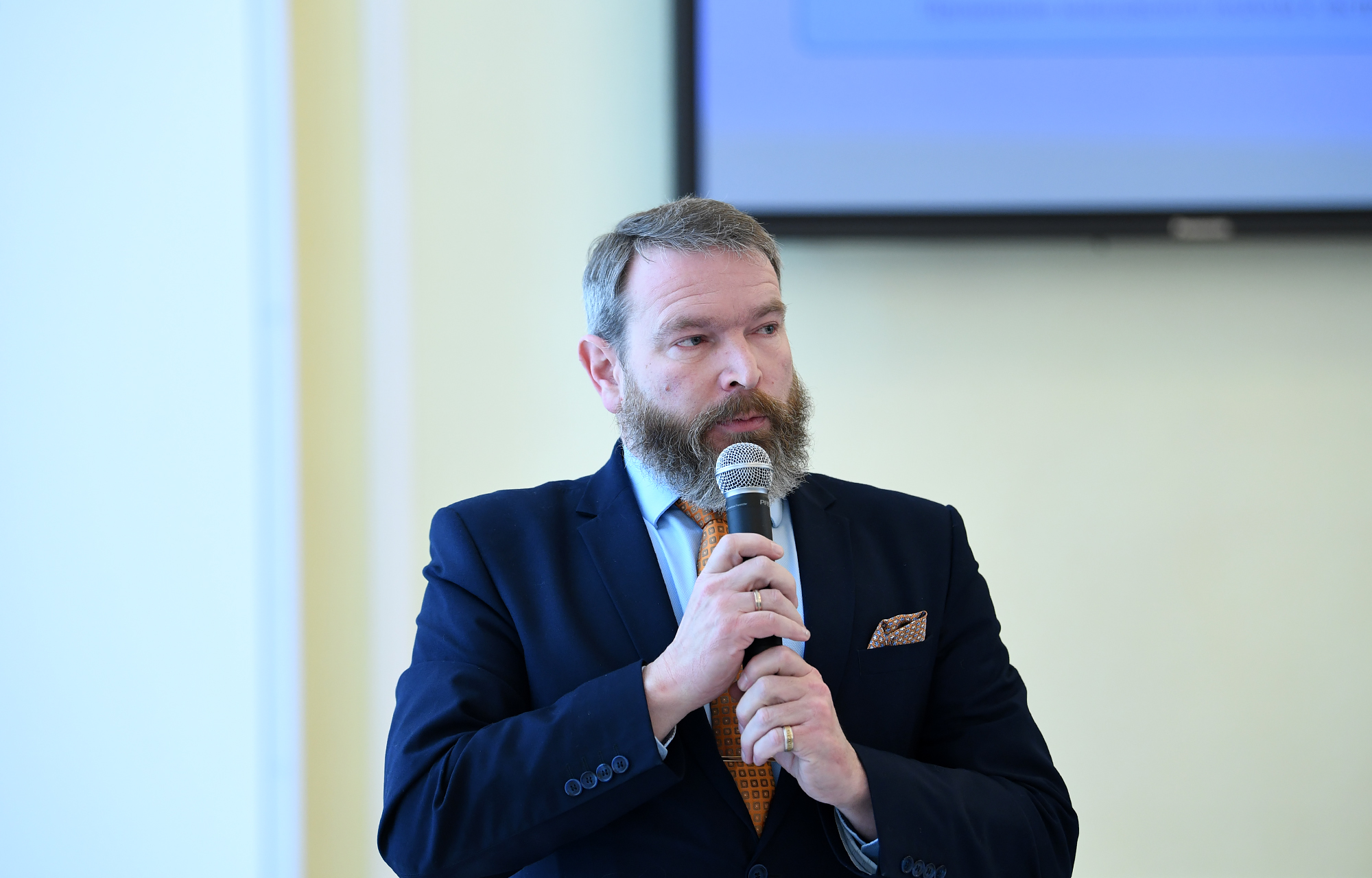 Павел Парамонов: граждане имеют право знать, как идет исполнение программы Павел Парамонов: граждане имеют право знать, как идет исполнение программы