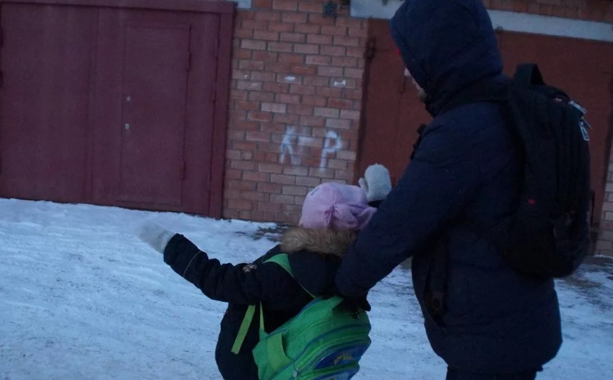 В Тверской области мужчина напал на двух маленьких девочек В Тверской области мужчина напал на двух маленьких девочек