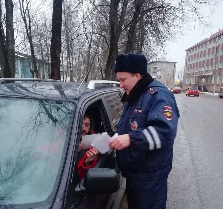 В Тверской области автоинспекторы провели акцию «Автокресло-детям» В Тверской области автоинспекторы провели акцию «Автокресло-детям»