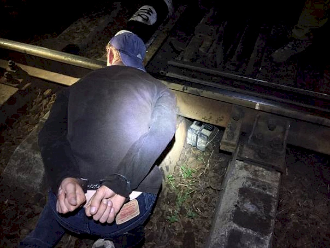 Сказ о том, как тверские мужики несли 33 метра рельсов в лом Сказ о том, как тверские мужики несли 33 метра рельсов в лом