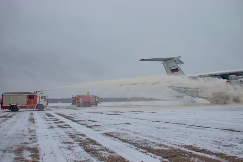 В Твери на аэродроме «Мигалово» пожарные тушили самолет